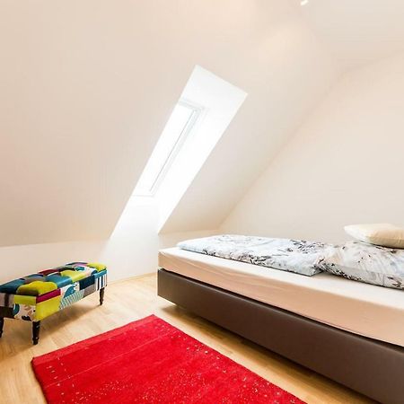 Grosse Dachgeschosswohnung Im Herzen Von Грац Экстерьер фото